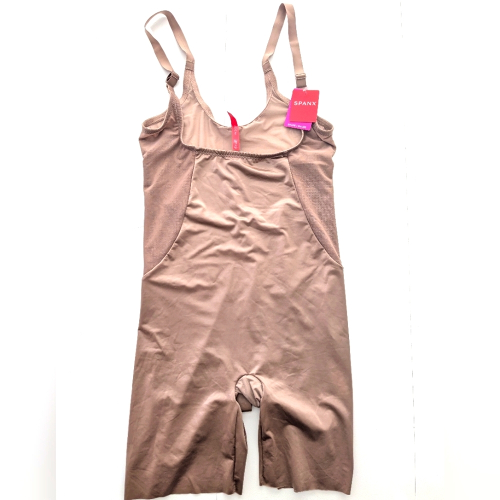SPANX NWT Open Bust Shaping Satin Bodysuit